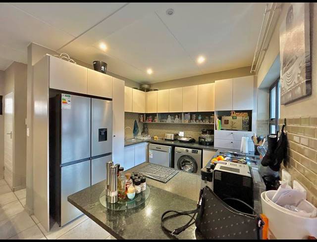 3 BEDROOM TOWNHOUSE FOR SALE IN FERNDALE
